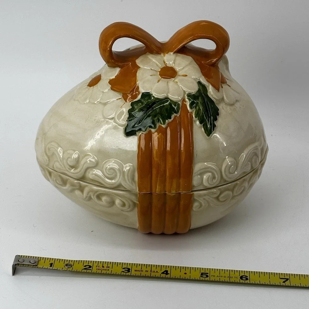 VTG 1970's Duncan Ceramic Egg Box W/Lid  Ribbon  MCM Daisies Easter Hand Painted